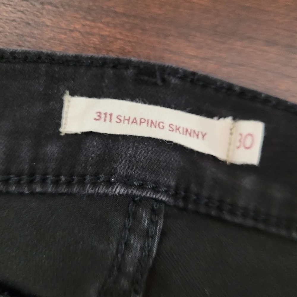 Women's Levi's Shaping Skinny Black Jeans 30